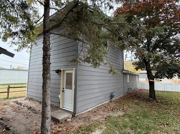 107 Main St NW #2, Bethel, MN 55005