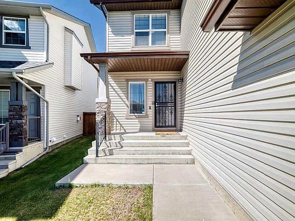 3rd image of 673 NE Panatella Blvd NW