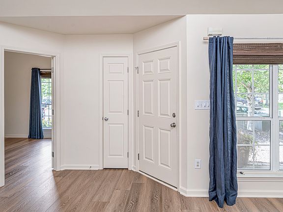 3rd image of 410 Midridge Ln #410