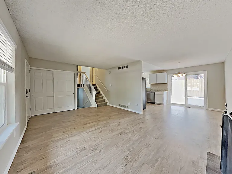 2560 S Ouray Way — Photo 7