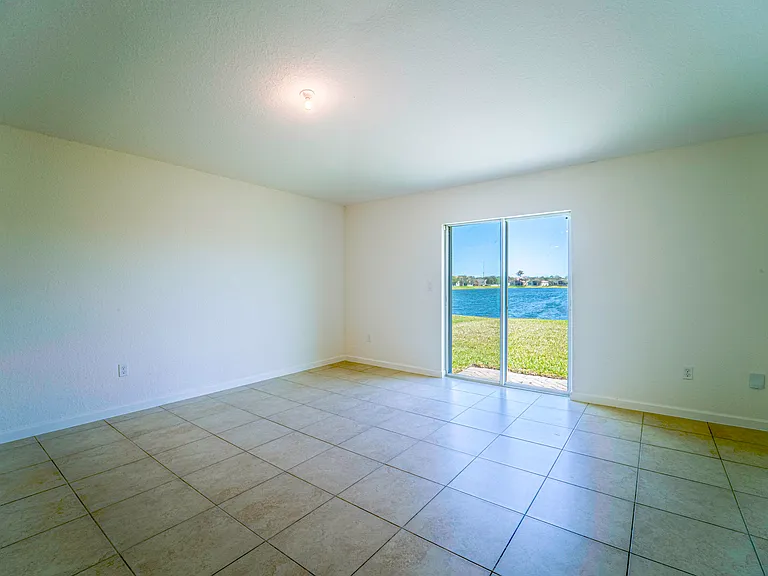 788 Worlington Ln — Photo 7