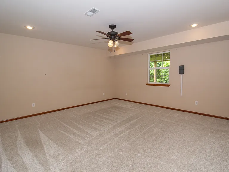 22039 Harlan Ln — Photo 20