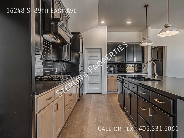 16248 S 89th East Ave — Photo 12