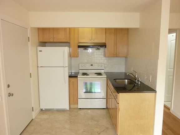 4th image of 5570 Mission St APT 5