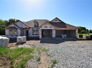 2204 N Carl St, Siloam Springs, AR 72761