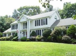 75 Limerick Rd, Trumbull, CT 06611