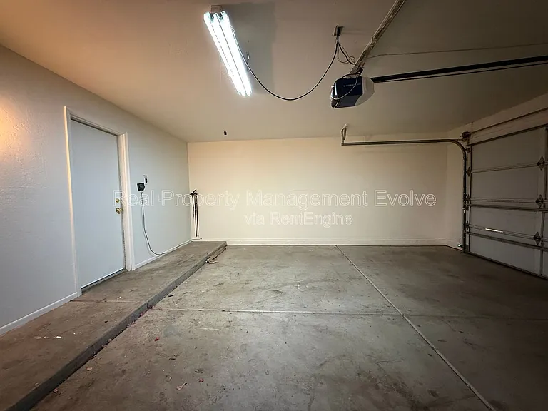 16838 S 20th Pl — Photo 34