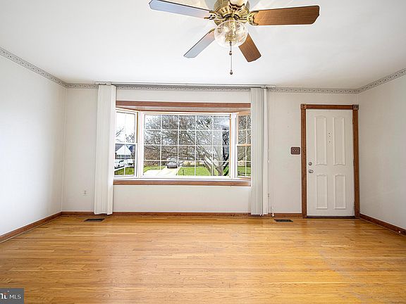 4th image of 719 Burnside Dr