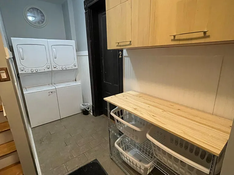 620 N Limestone #8 — Photo 15