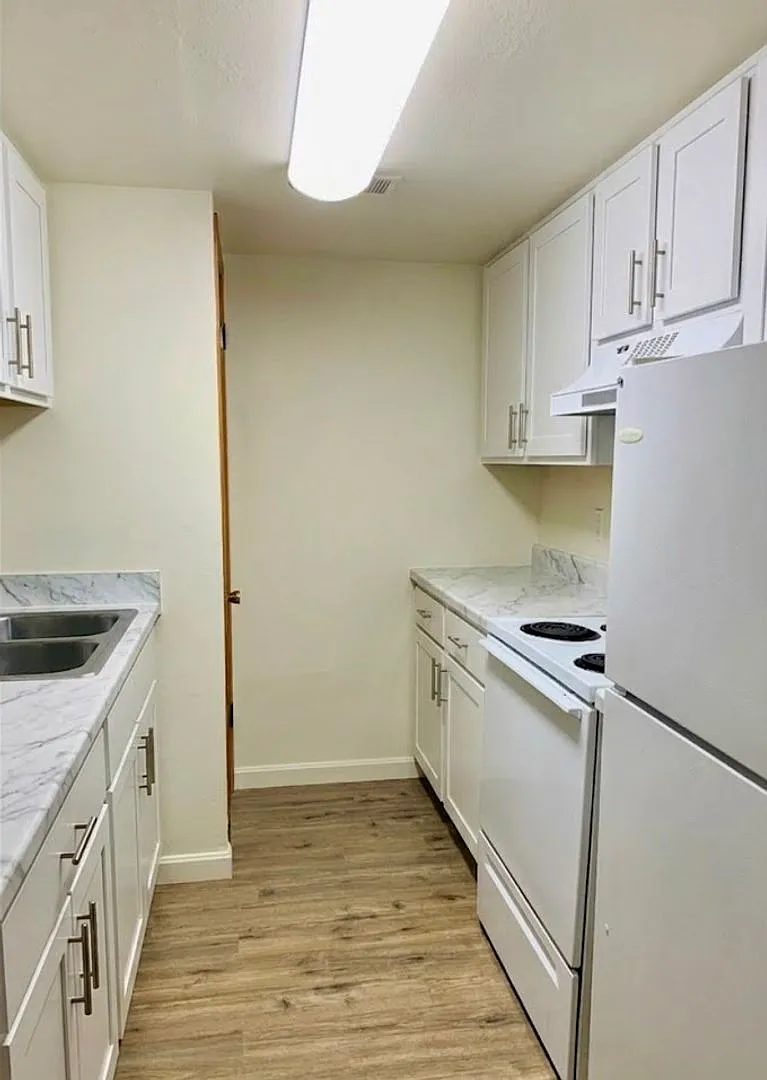 Building Photo - 128 Stamm Avenue