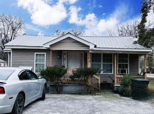 225 Gordon Ave, Calhoun, GA 30701