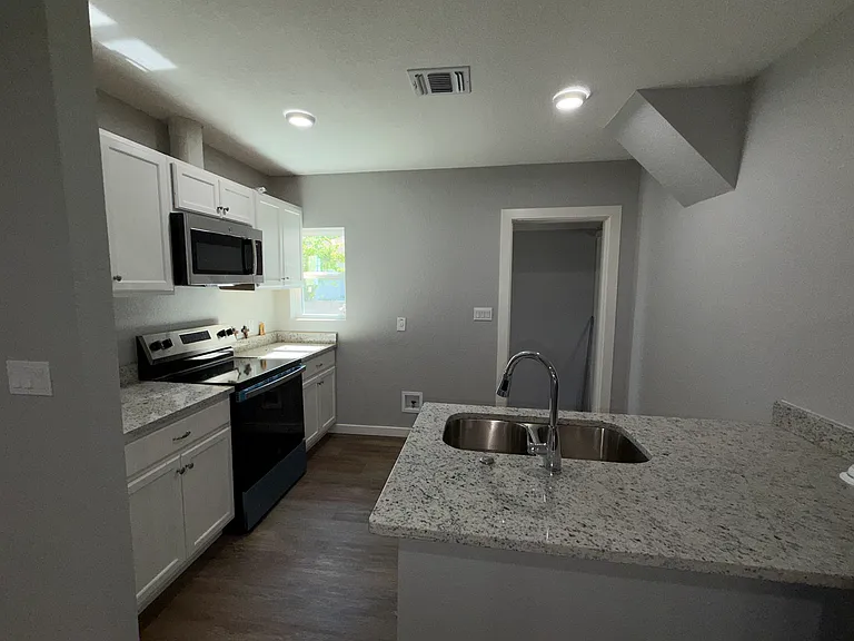 334 W Hermosa Dr — Photo 8