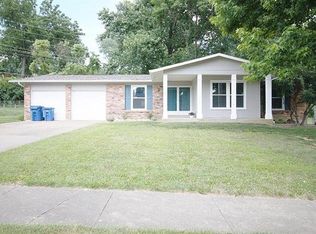 3040 Cherokee Ln, Saint Charles, MO