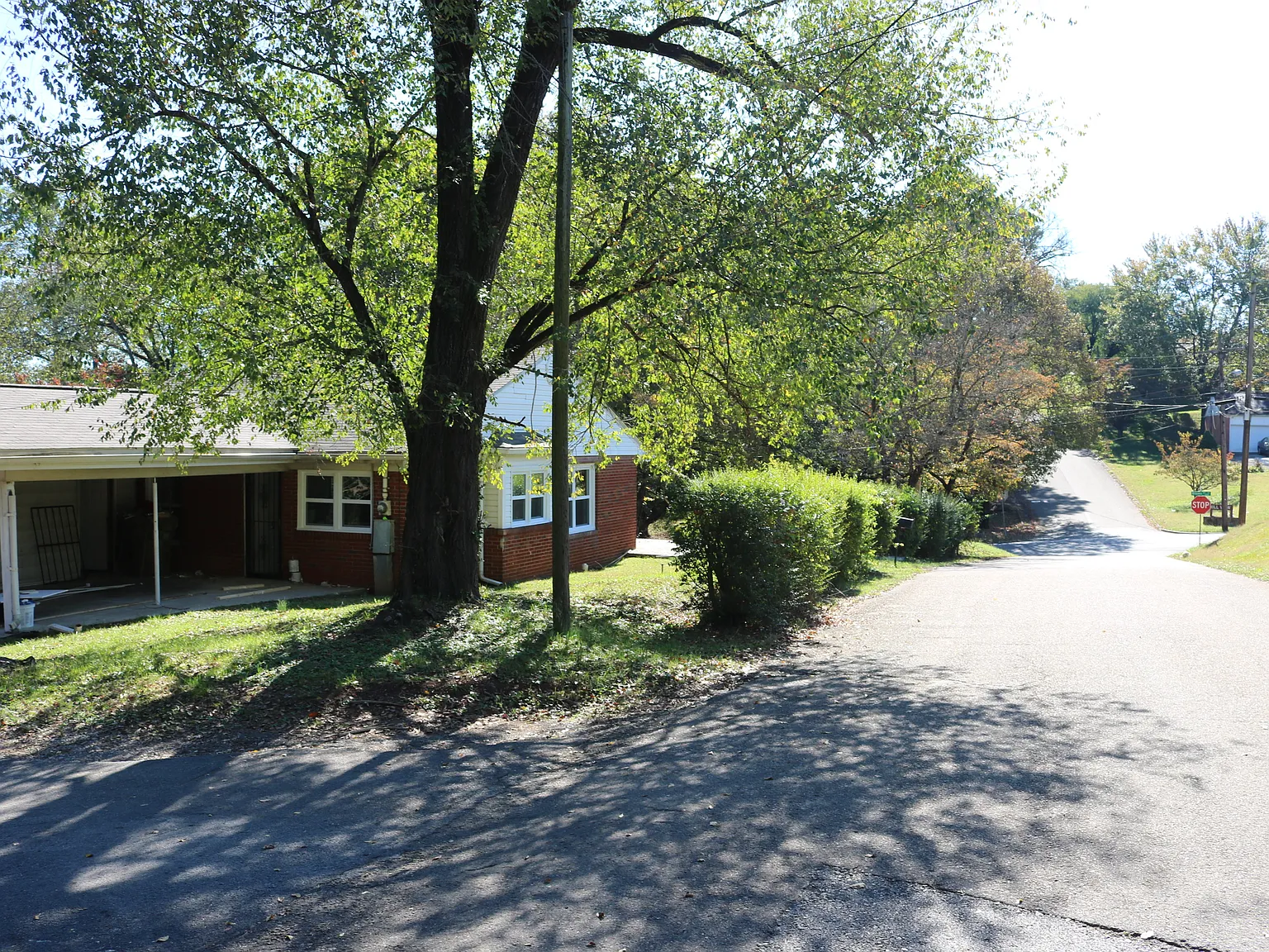 2301 Brooks Ave - 3-2BR 1 Bath — Photo 4