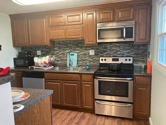 5th image of 2838 Overdale Dr
