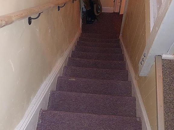 5th image of 181 Locust St