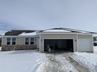 N4136 Country Clb, Brodhead, WI 53520