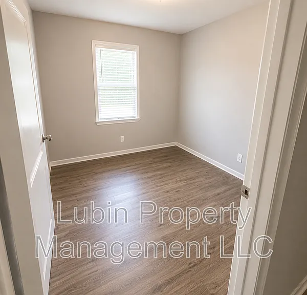 2879 Overton Crossing St — Photo 3