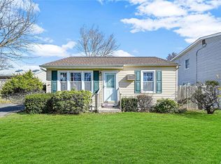 9 Suffolk Ave, Patchogue, NY 11772