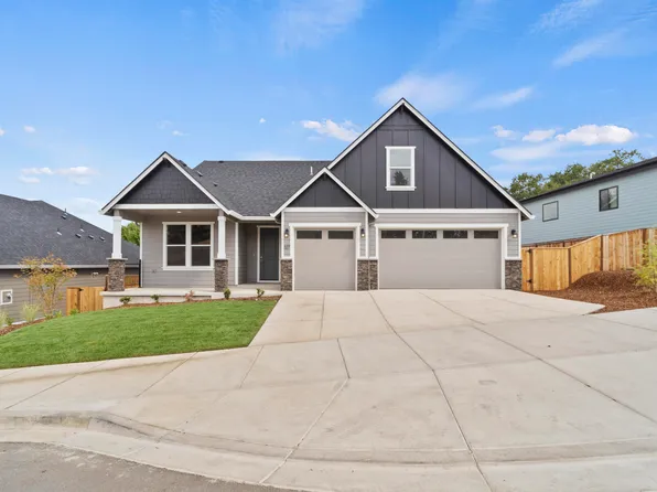 327 Arrowhead Trl #491, Eagle Pt, OR 97524