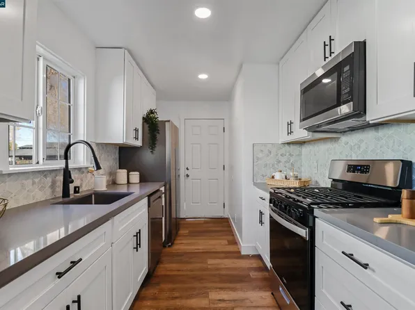 240 W Leland Rd, Pittsburg, CA 94565