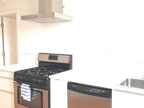 4th image of 4444 W Gunnison St APT 3