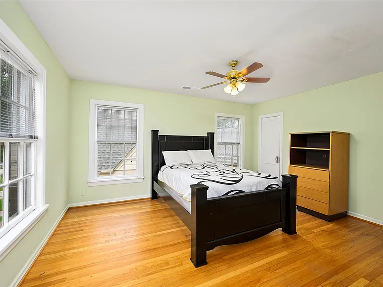 1832 Lexington St — Photo 17