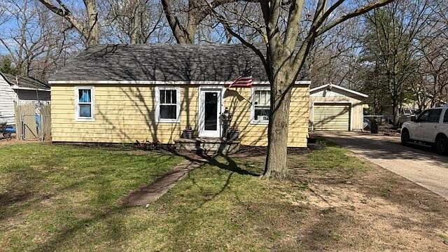 1st image of 2970 Valley St