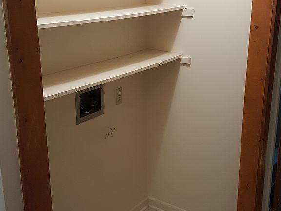 Washer dryer area