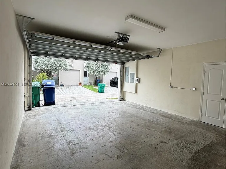 6440 NW 103rd Psge #6440 — Photo 34