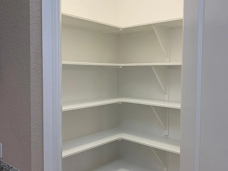 2406 Petersburg Ln — Photo 18
