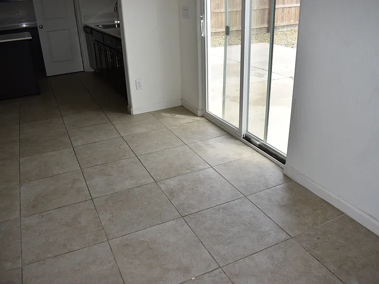 4508 Lindsey Ln — Photo 5