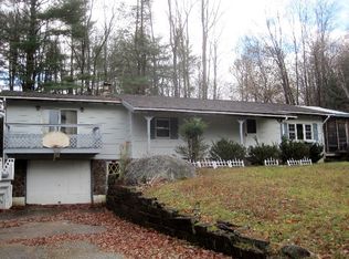 40 Tara Dr, Saranac Lake, NY 12983