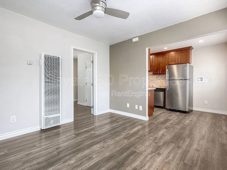 2727 1/2 G St — Photo 5