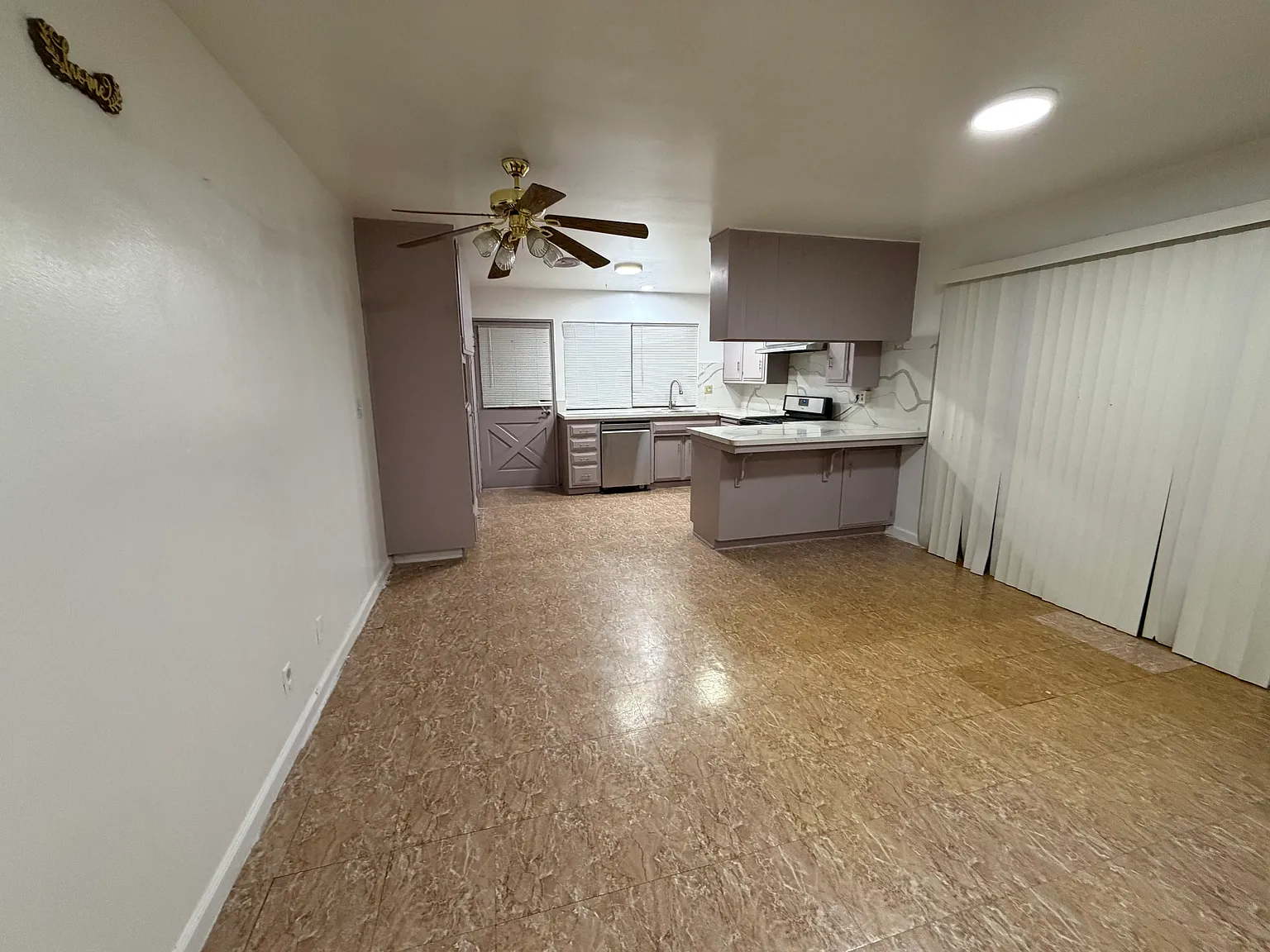3 bed, 1412 sqft, $1,850 — Photo 2