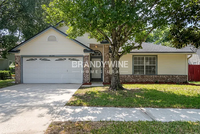 8126 Fieldside Dr W — Photo 2