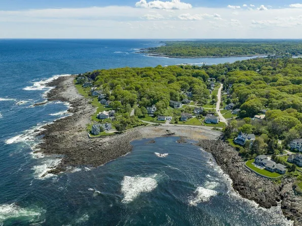 13 Wavecrest Drive, York, ME 03909