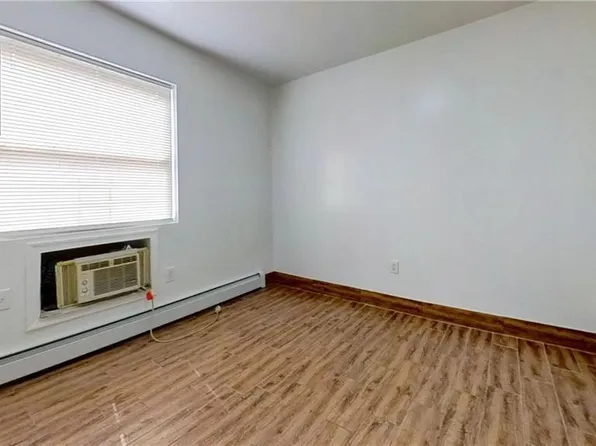 24-09 Brookhaven Avenue image 8 of 13