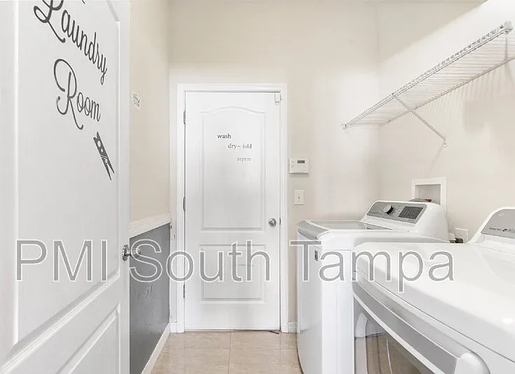 11403 Holmbridge Ln — Photo 14