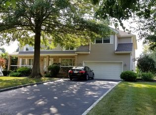24 Solomon Dr, Bridgewater, NJ 08807