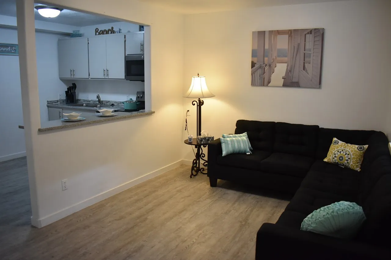 Campus Townhomes — Photo 4
