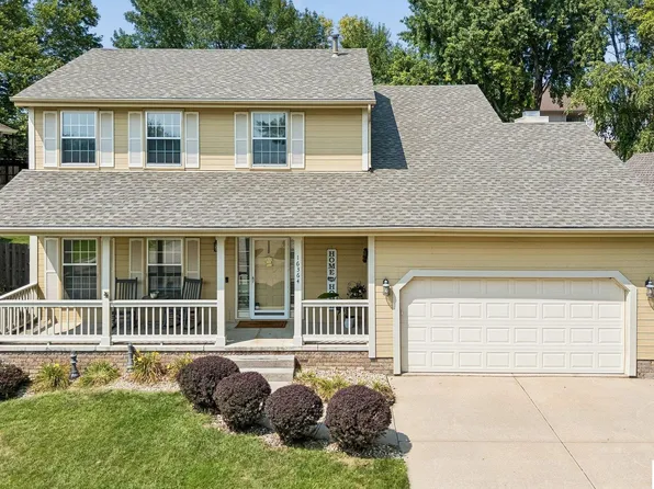 16364 Taylor St, Omaha, NE 68116