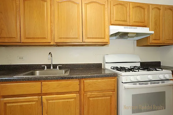 Rented by Norman Raindel, LREB | media 9