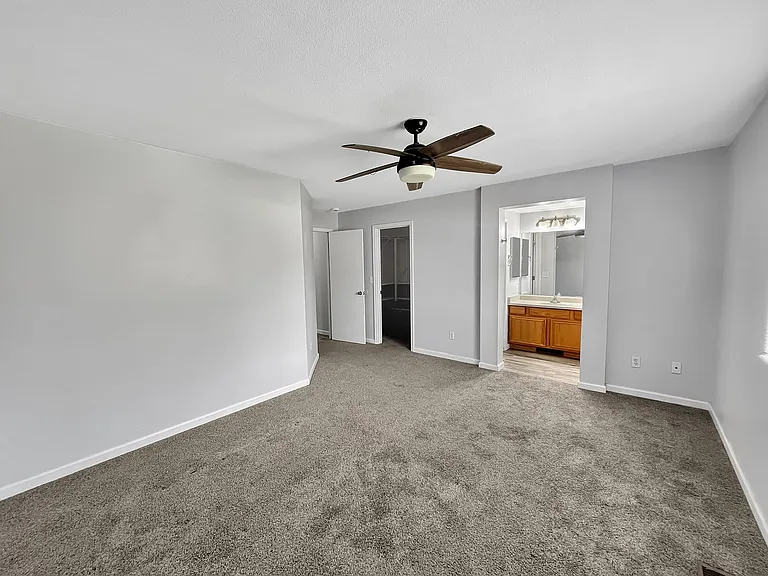 10025 Shooting Star Ct — Photo 14