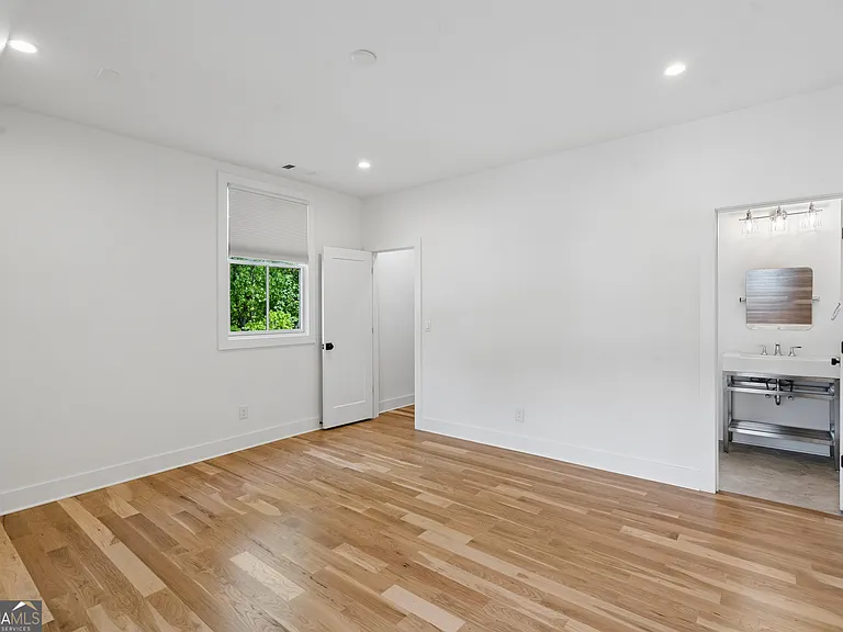 1150 Blair Ln — Photo 48