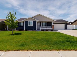 4341 Indiangrass Rd, Grand Island, NE 68803