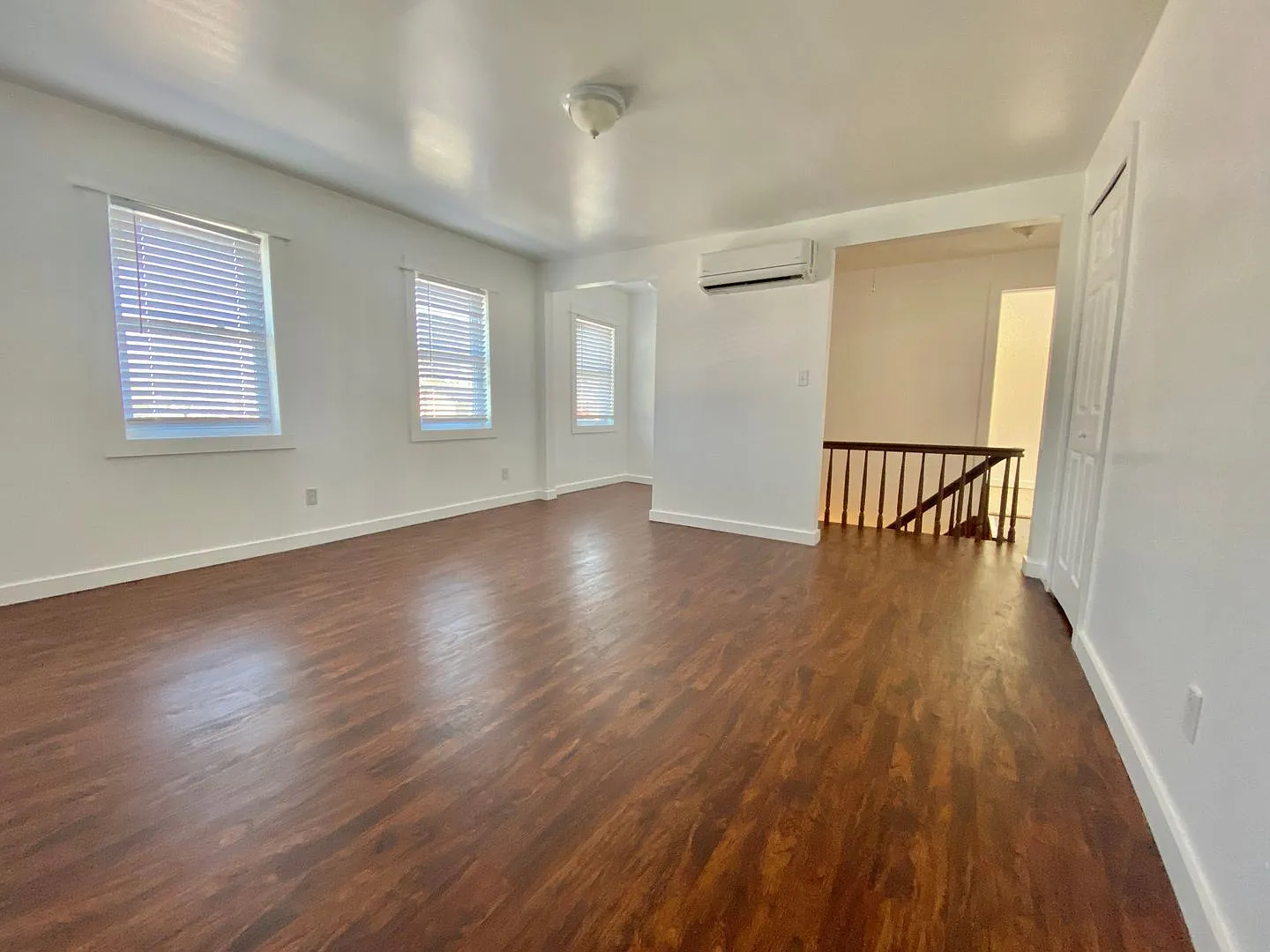 432 Albany Ave — Photo 4