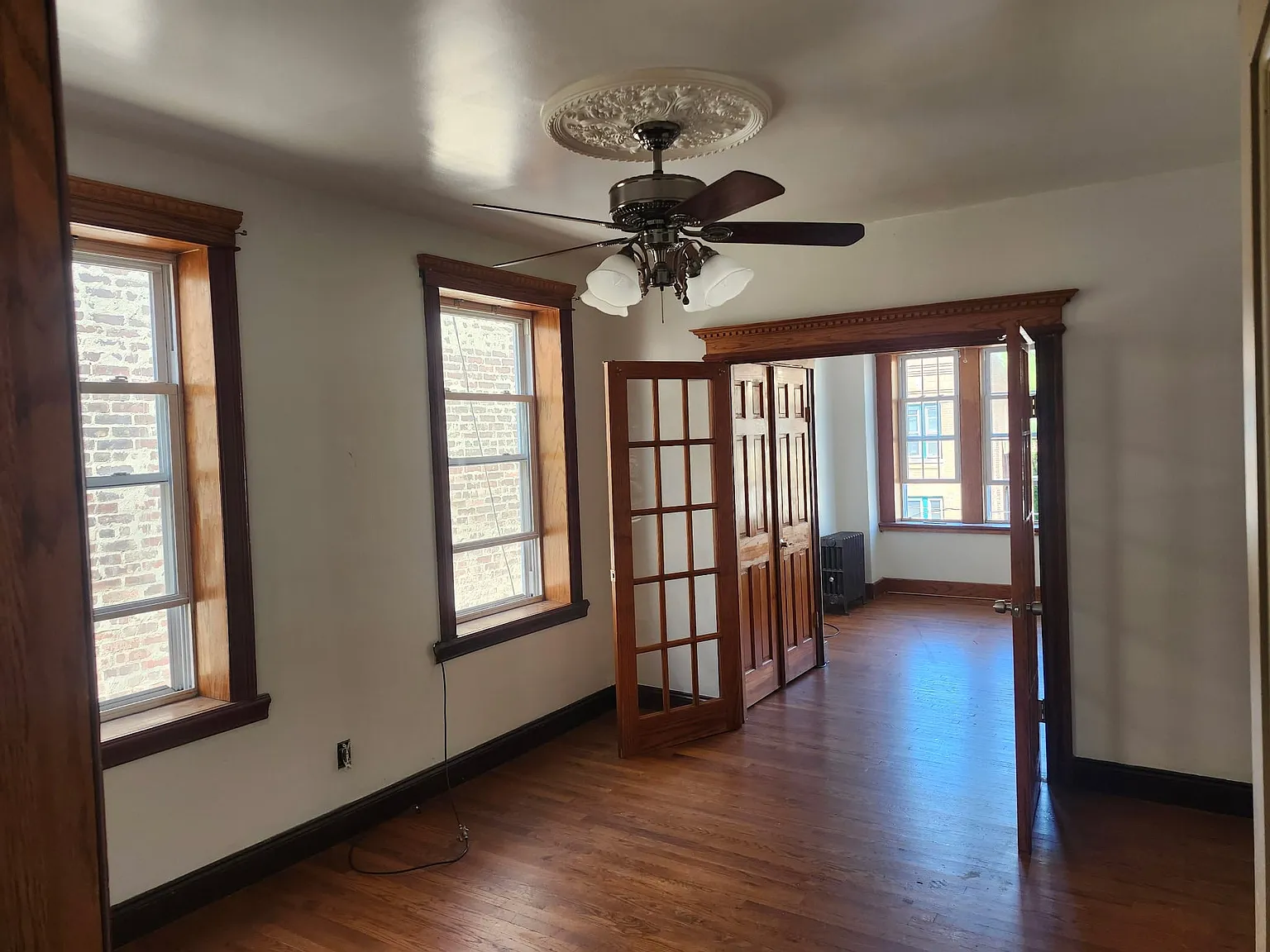3 bed, $2,200 — Photo 2