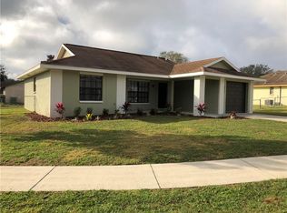 38933 Carr Dr, Zephyrhills, FL 33540