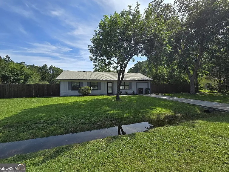 1001 Regal Rd — Photo 3